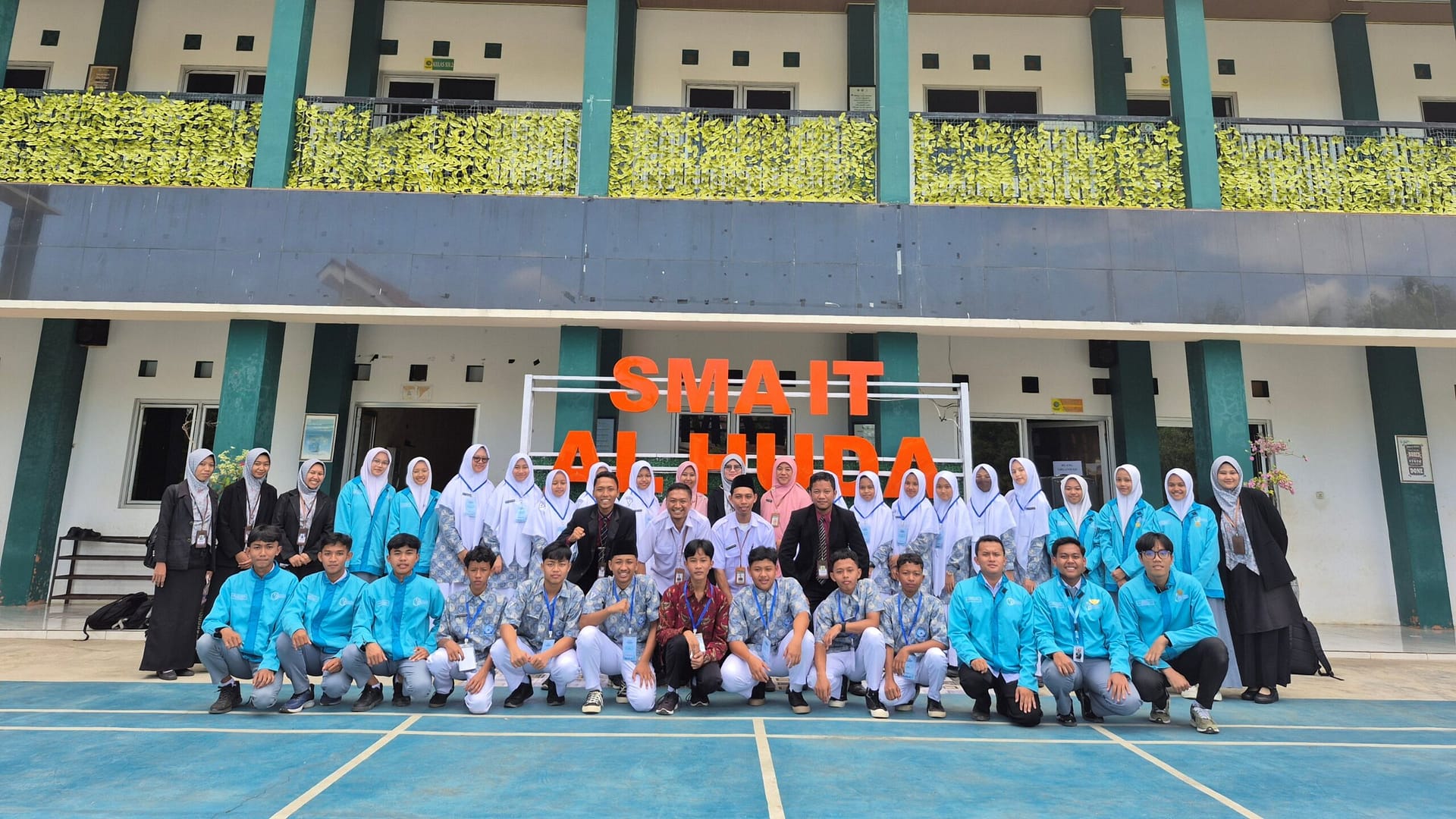 6. BELAJAR, BERSILATURAHMI, DAN BERTUMBUH